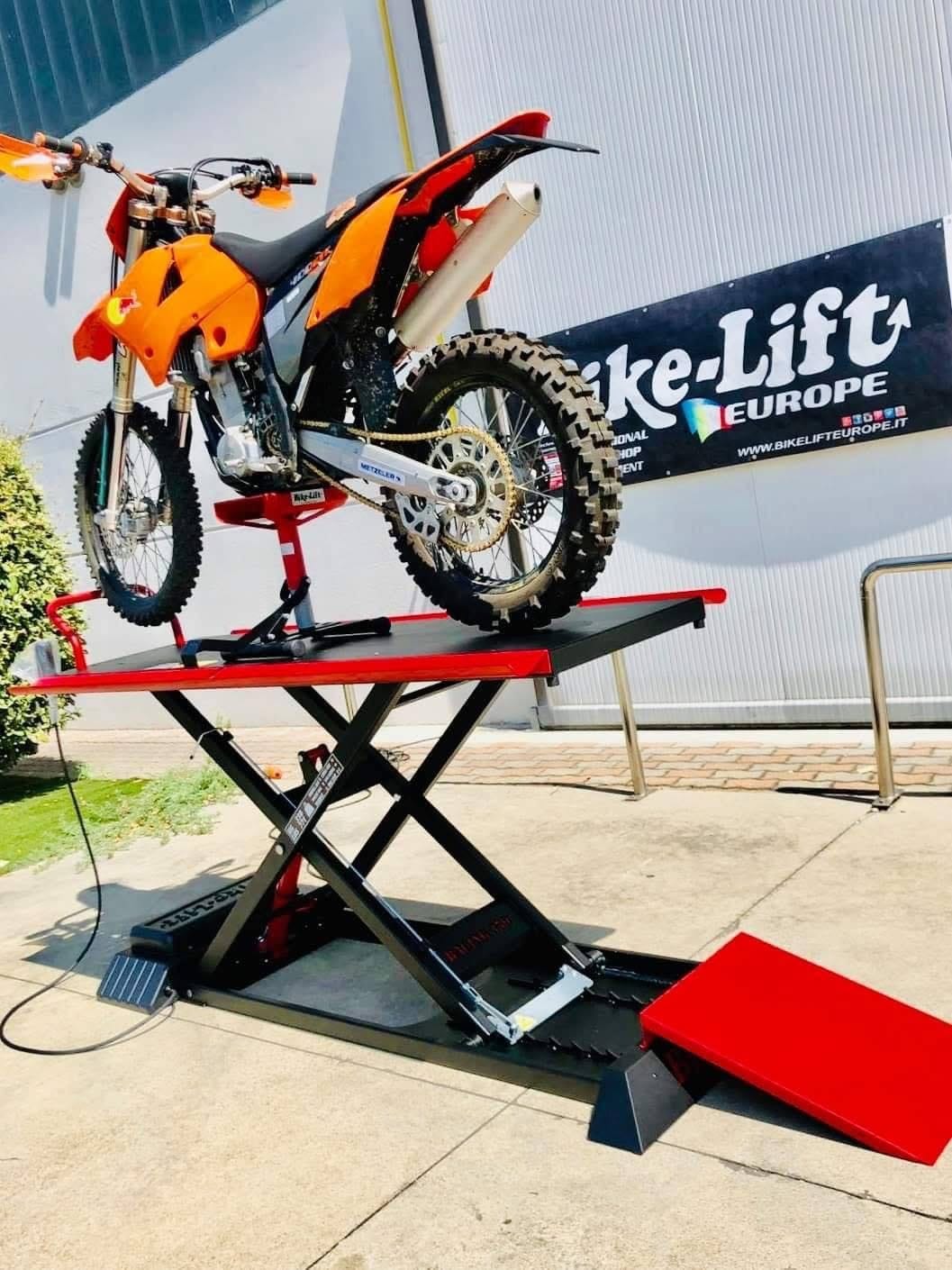 bikelift44